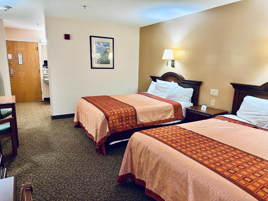 Ivey's Motor Lodge - Habitación De La Reina