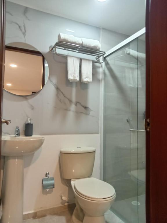 Koupelna v ubytování Buendía Hotel