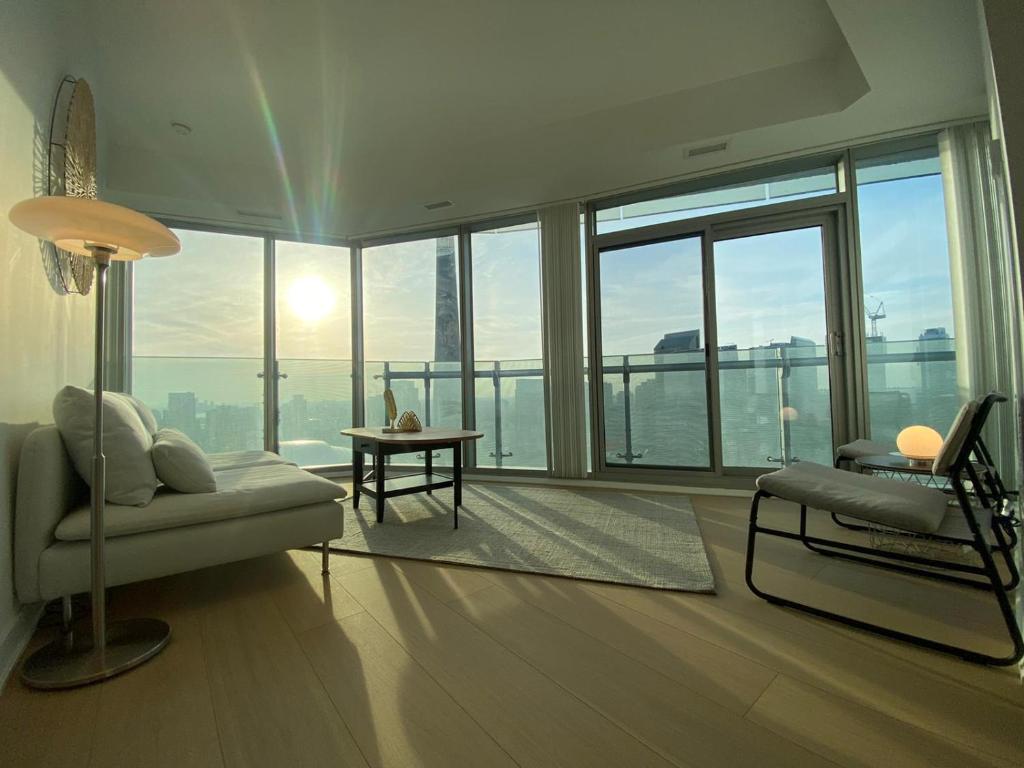 Posezení v ubytování Downtown Deluxe Suite