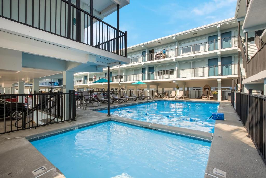 Bazén v ubytování Hotel Cabana Oceanfront/Boardwalk nebo v jeho okolí