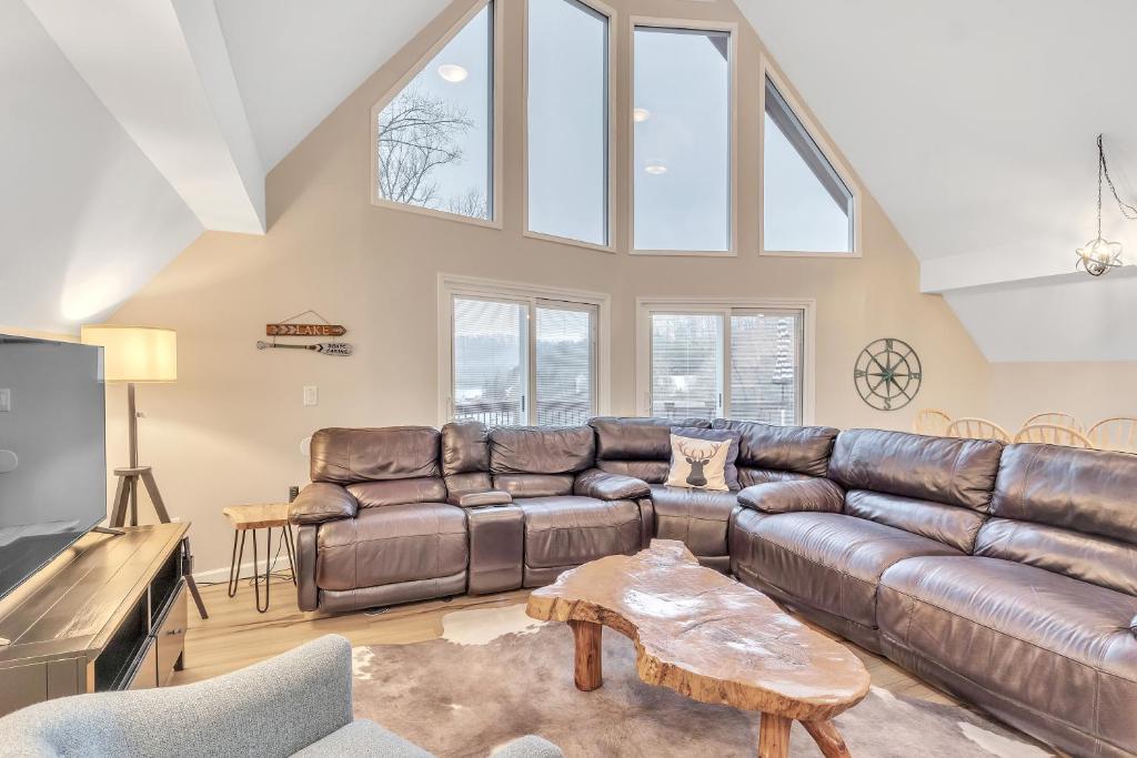 Χώρος καθιστικού στο Deerfield Hideaway at Old Rocky home