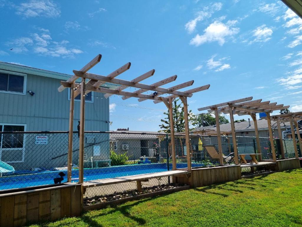 Bassein majutusasutuses Manor Motel või selle lähedal