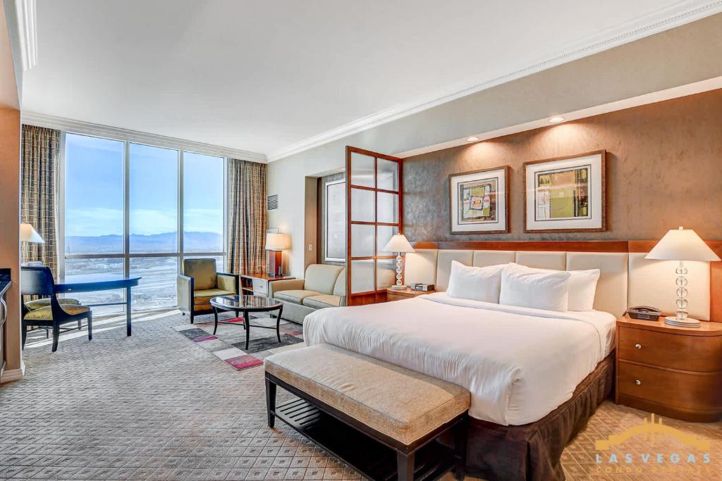 Postel nebo postele na pokoji v ubytování MGM Signature-38-718 Jacuzzi Studio