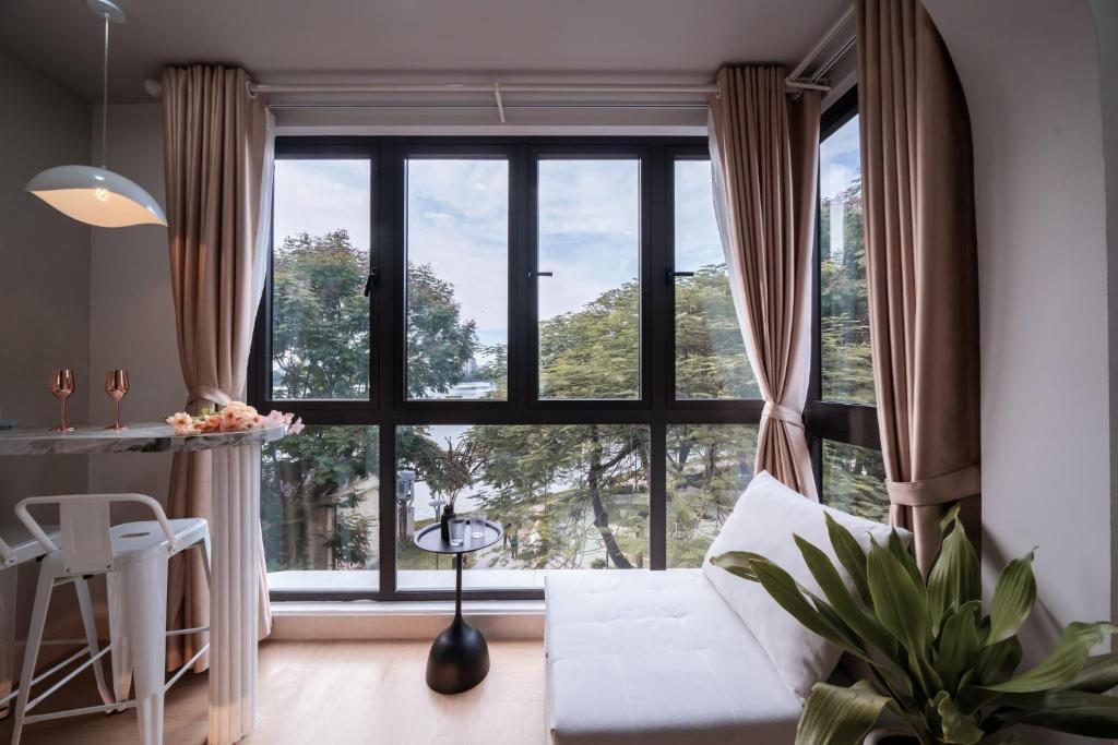 Posezení v ubytování Aimee House Homestay Trấn Vũ