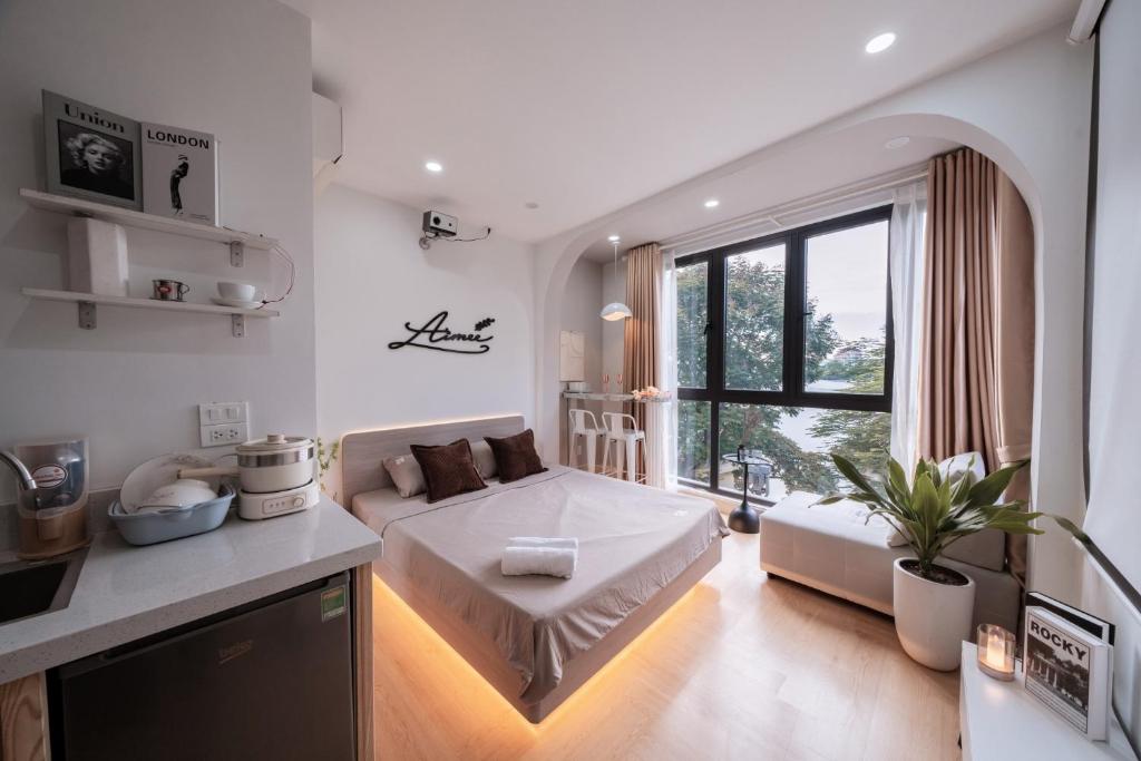Kuchyň nebo kuchyňský kout v ubytování Aimee House Homestay Trấn Vũ
