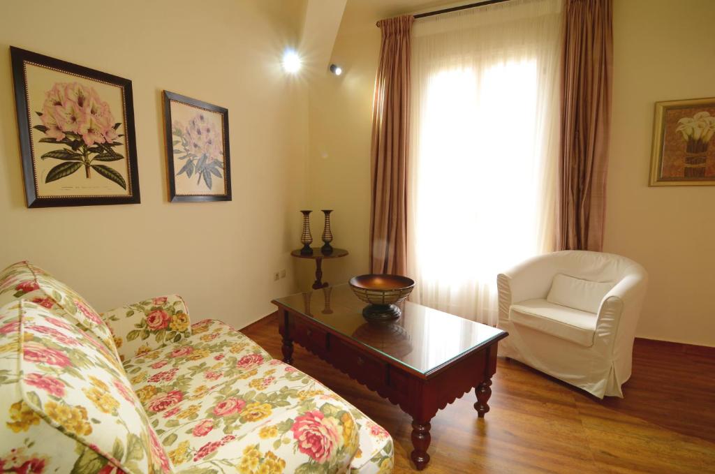 Korina Gallery Hotel - Deluxe Suite