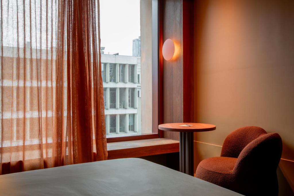 
General Admission King
