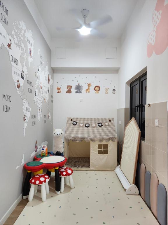 Postel nebo postele na pokoji v ubytování Sunway Grid Mickey House 4-5pax, 8mins to Legoland