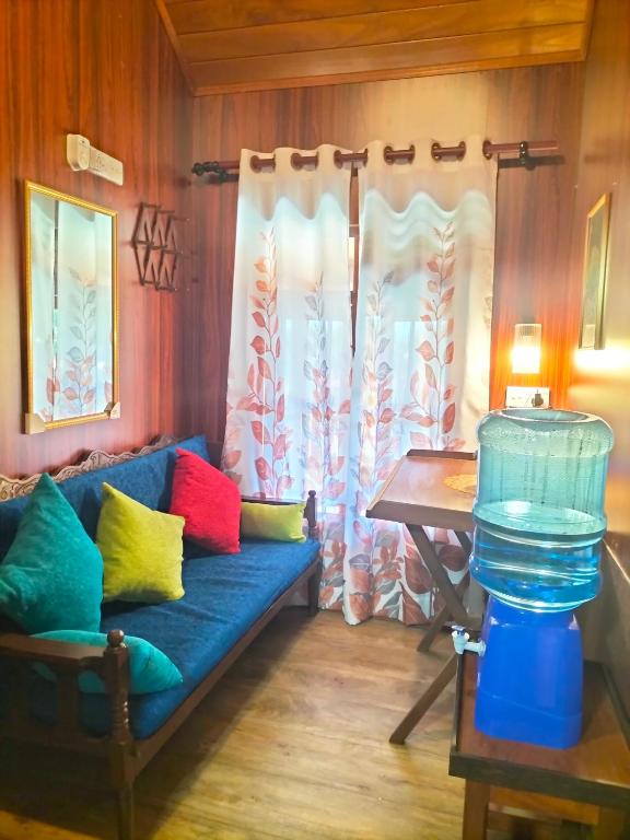 Posezení v ubytování Blue Ocean Tree House Hiriketiya