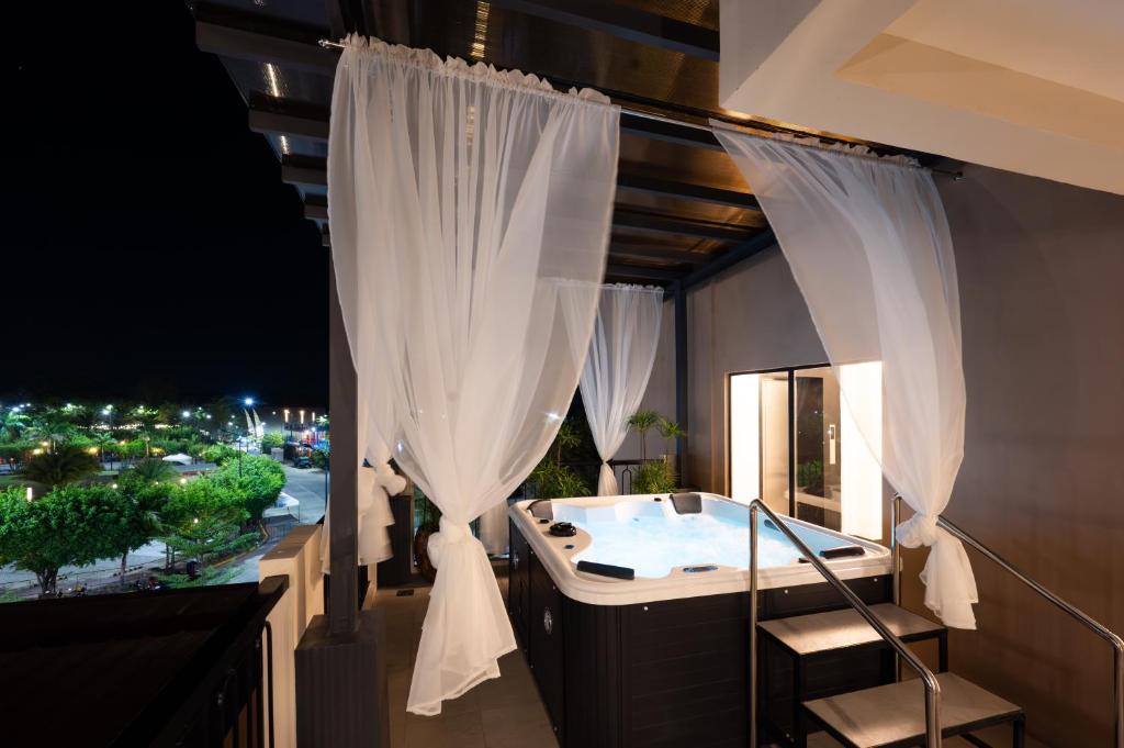 Fotografie z fotogalerie ubytování SixtyFifth Destination Resort Hotel v destinaci Bacolod