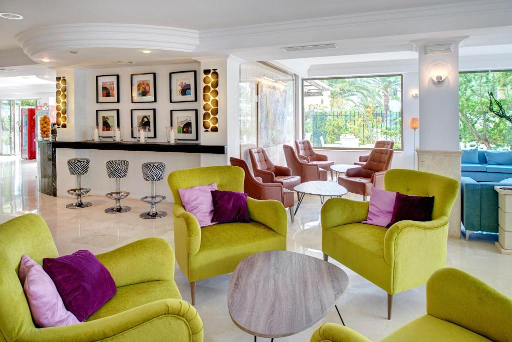 A seating area at Hotel Morito