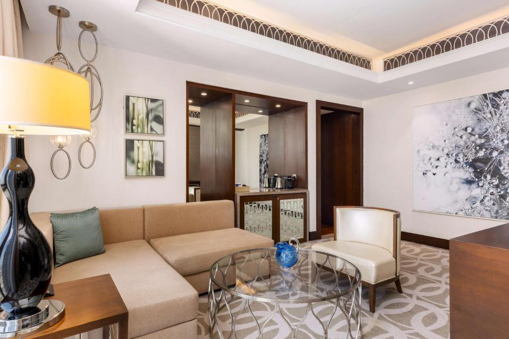Hilton Dubai Al Habtoor City - Junior Suite