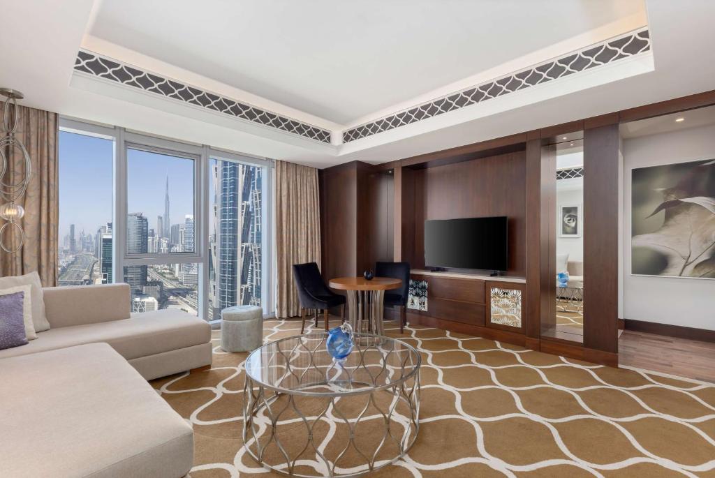 Hilton Dubai Al Habtoor City - Executive King Suite