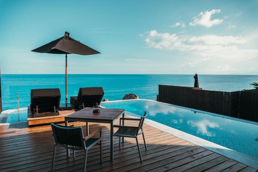 Bazén v ubytování Silavadee Pool Spa Resort - SHA Extra Plus nebo v jeho okolí