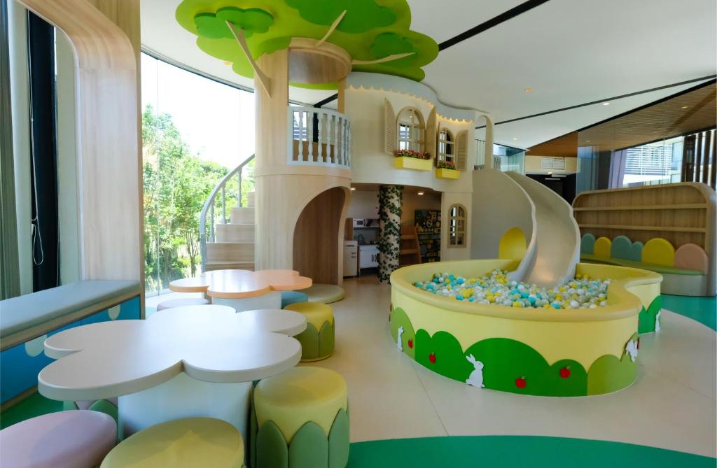 Posezení v ubytování Golden Tulip Holland Resort Batu