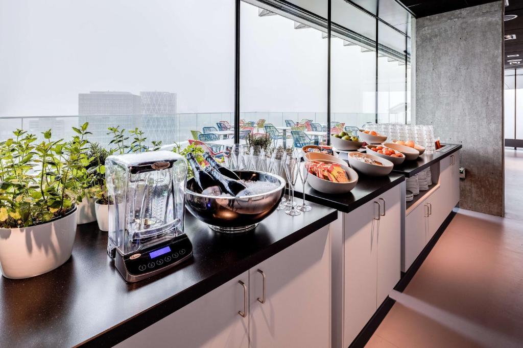 Eten bij of ergens in de buurt van het hotel

