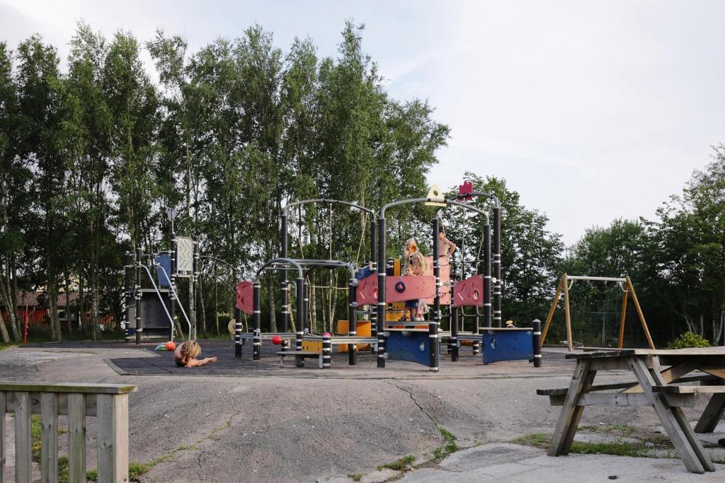Herní místnost nebo prostor pro děti v ubytování GrebbestadFjorden