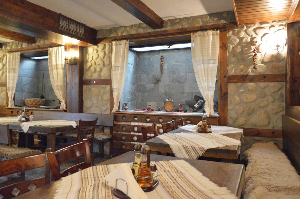 Restaurace v ubytování Hotel Dumanov