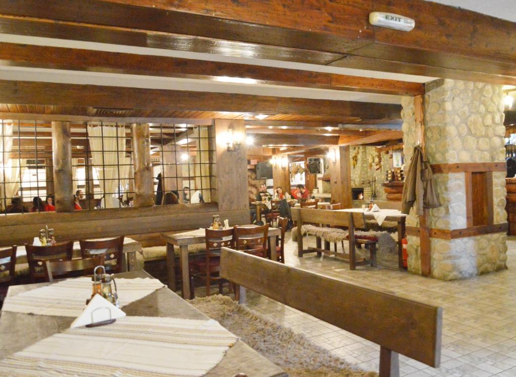 Restaurace v ubytování Hotel Dumanov