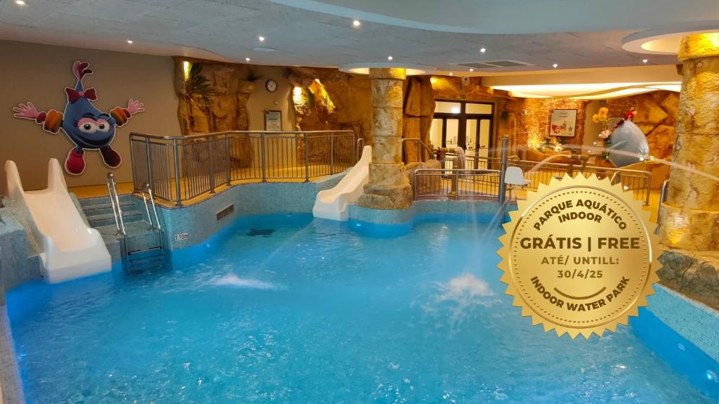 A piscina localizada em Aquashow Park Hotel ou nos arredores