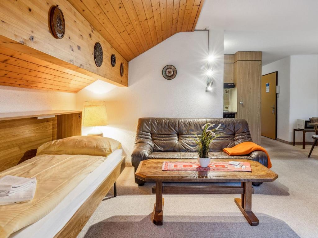 Postel nebo postele na pokoji v ubytování Apartment Eiger Residence Apt-A-425 by Interhome
