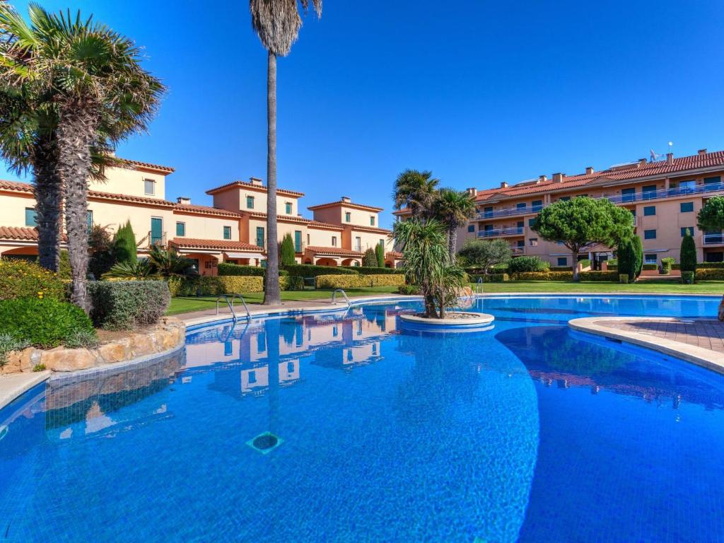 Bazén v ubytování Apartment Port Pals CIII Vista Bonita by Interhome nebo v jeho okolí