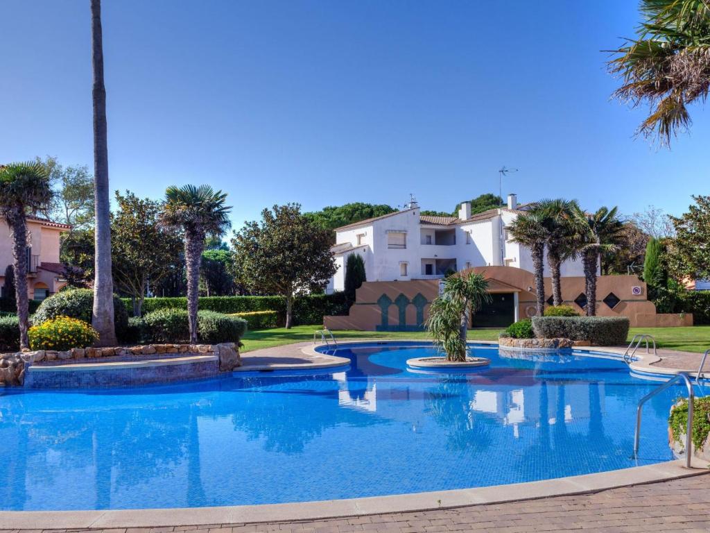 Bazén v ubytování Apartment Port Pals CIII Vista Bonita by Interhome nebo v jeho okolí