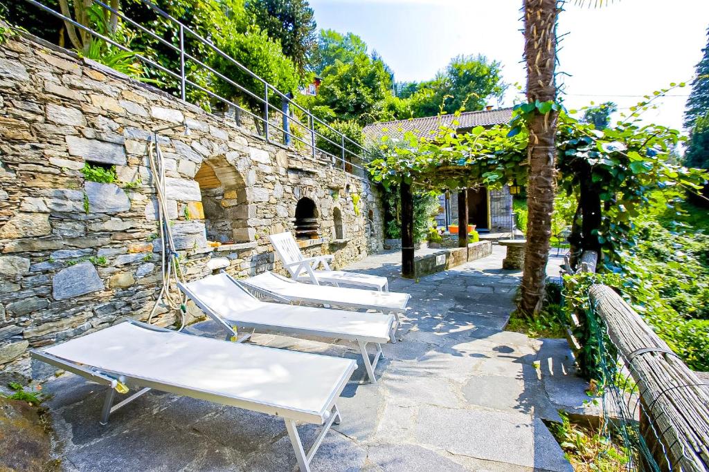 Foto dalla galleria di Rustico La Vigna a Cannero Riviera