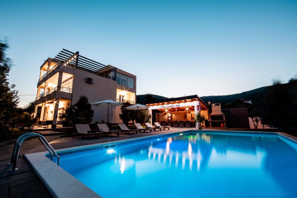 Villa Lucky me