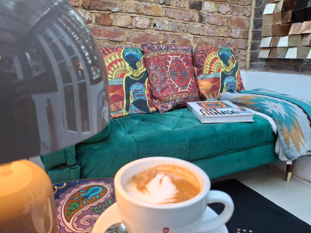 The Melville Hotel by Rokxy- Kings Cross - Resim 34