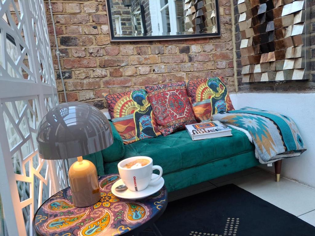 The Melville Hotel by Rokxy- Kings Cross - Resim 16