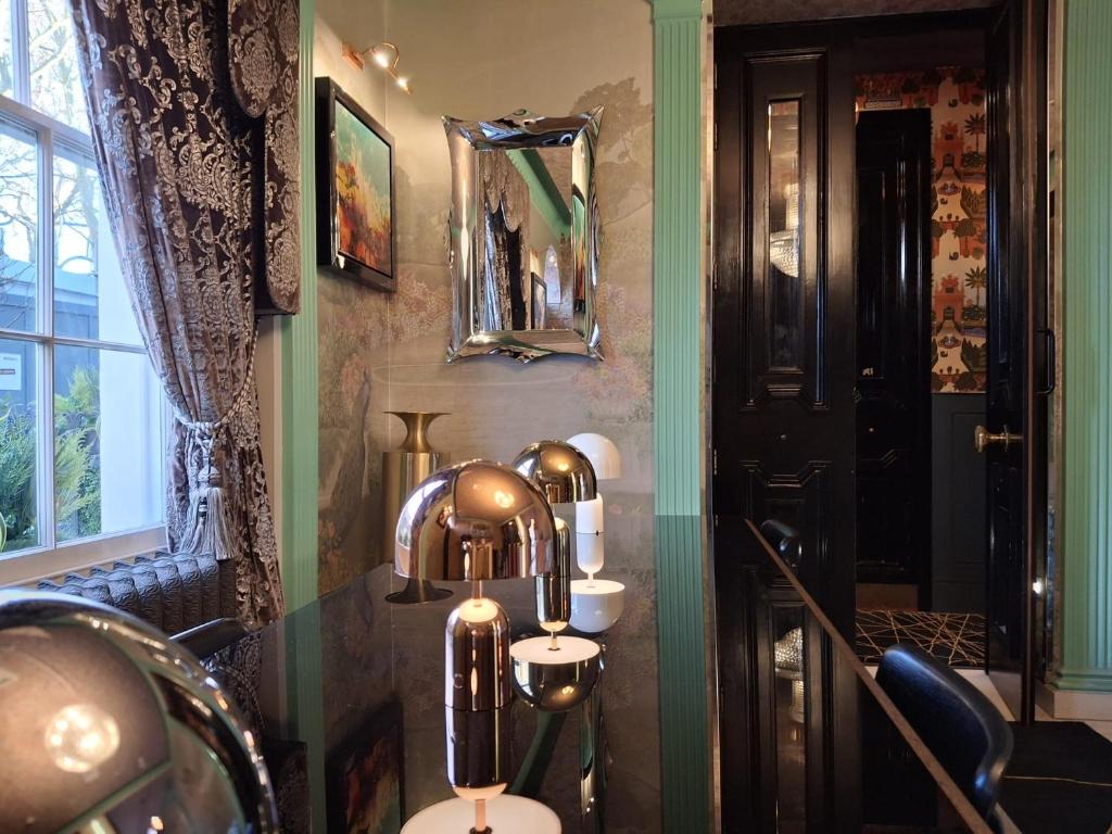 The Melville Hotel by Rokxy- Kings Cross - Resim 33