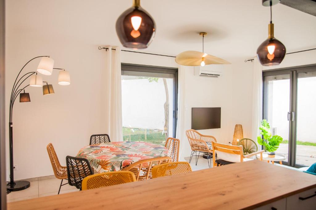 Maison Nomade piscine privée, parking et clim 5