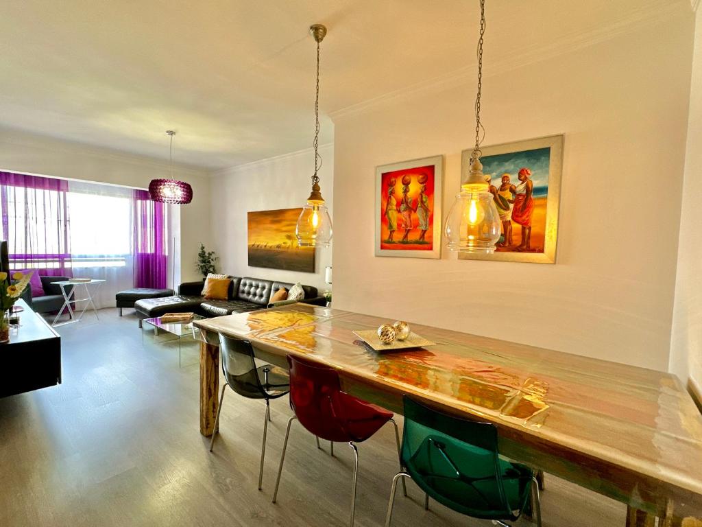 Posezení v ubytování HostiGuest CoLiving León y Castillo