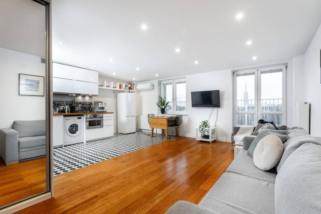 The Checkmate Studio AC Metro Plocka, Warsaw (updated prices 2026)