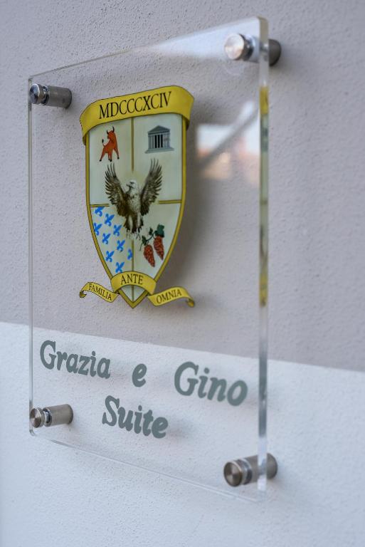Certifikát, hodnocení, plakát nebo jiný dokument vystavený v ubytování Grazia e Gino Suite