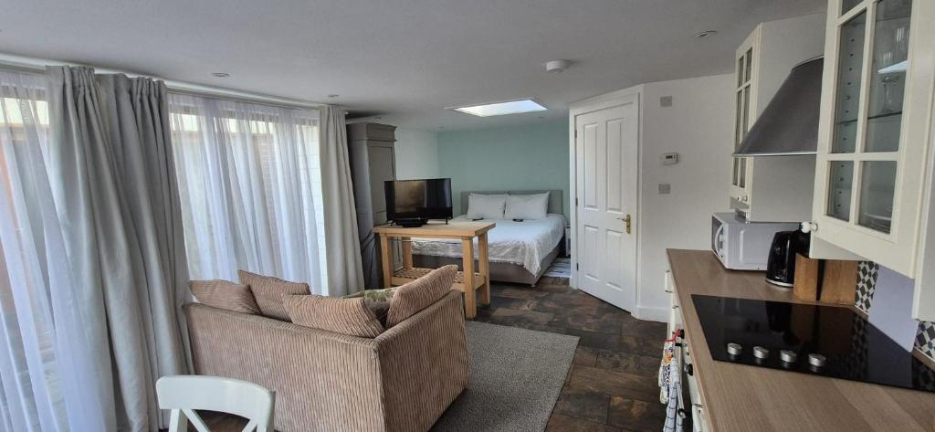 Kuchyň nebo kuchyňský kout v ubytování Oak Tree Rooms LTD