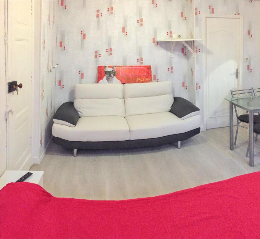 Posedenie v ubytovaní Studio charmant à Néris-les-Bains - 25 m² avec terrasse