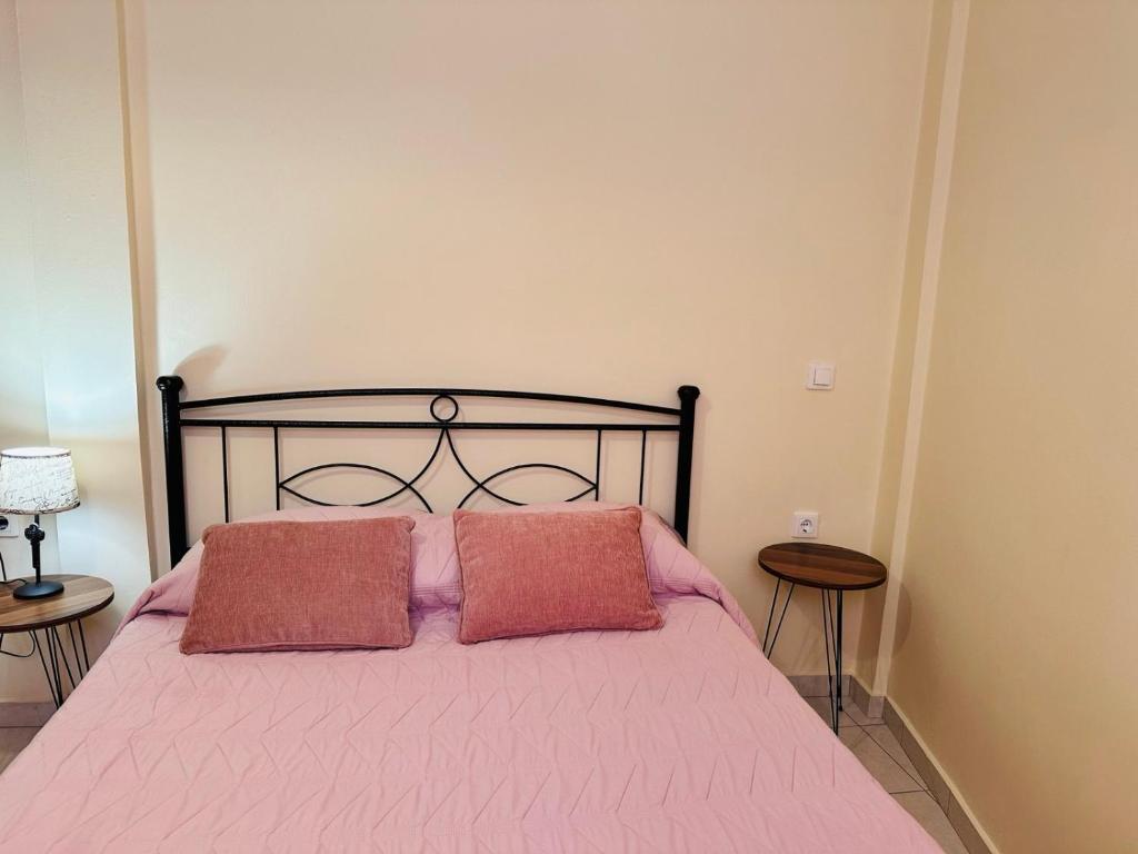 Postel nebo postele na pokoji v ubytování GnA Place - Stylish and Cozy Apartment in the Heart of the City By Villa Mana Gers