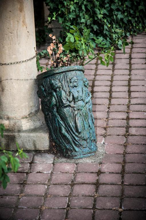 Fotografie z fotogalerie ubytování Hotel Bow Garden v destinaci Komárno