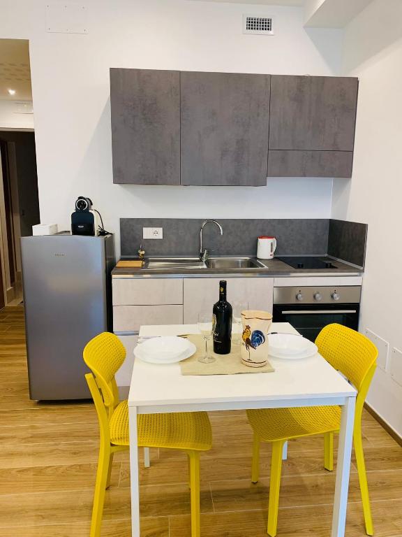 A kitchen or kitchenette at Trase & Isse Holiday Home