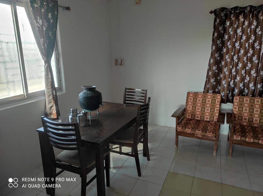 Posezení v ubytování Swanand Home Stay