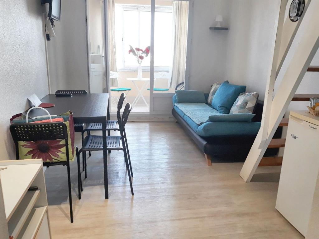 Posedenie v ubytovaní Charmant appartement avec loggia à Saint-Hilaire-de-Riez - 18 m²