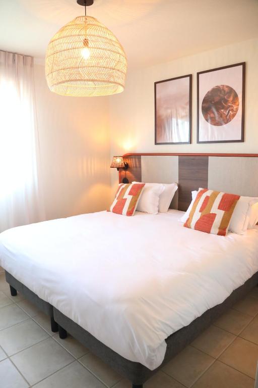 Hôtel Golf Fontcaude - Resim 39