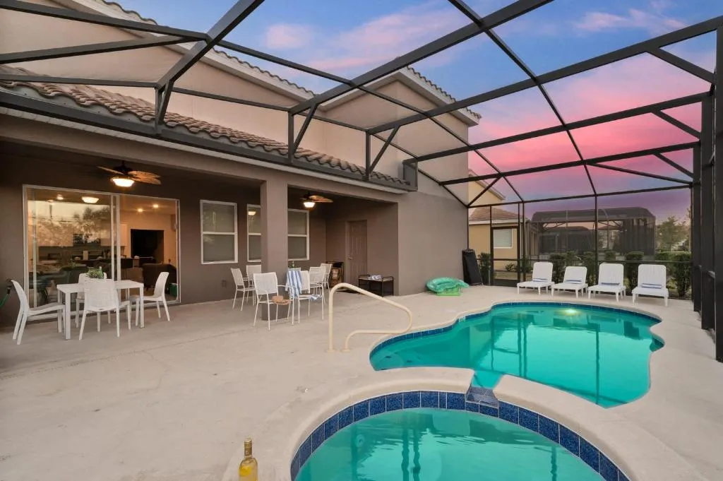 Private Pool Villa with Hot Tub 14 Mi to Disney