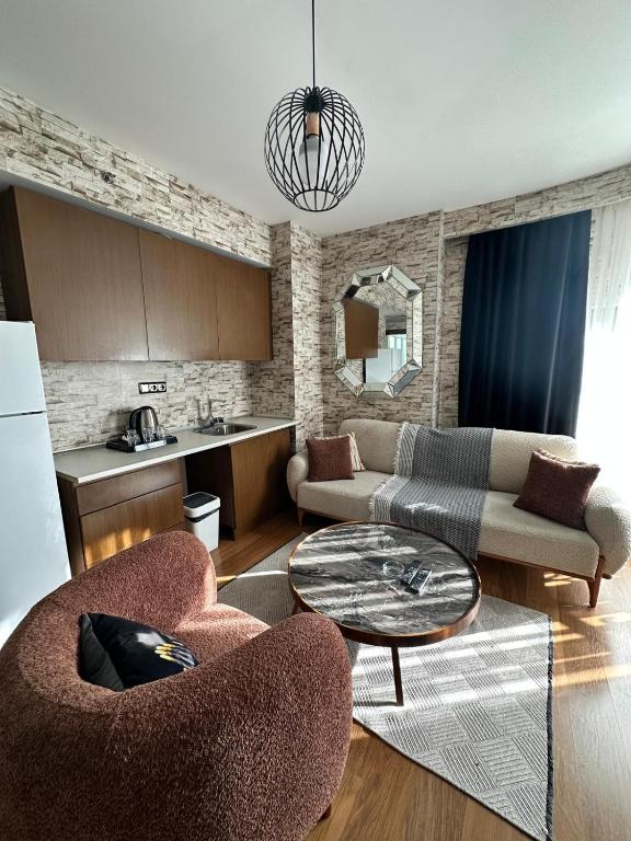 Kuchyň nebo kuchyňský kout v ubytování SABİHA GOKCEN İSTANBUL HOUSES Hotel