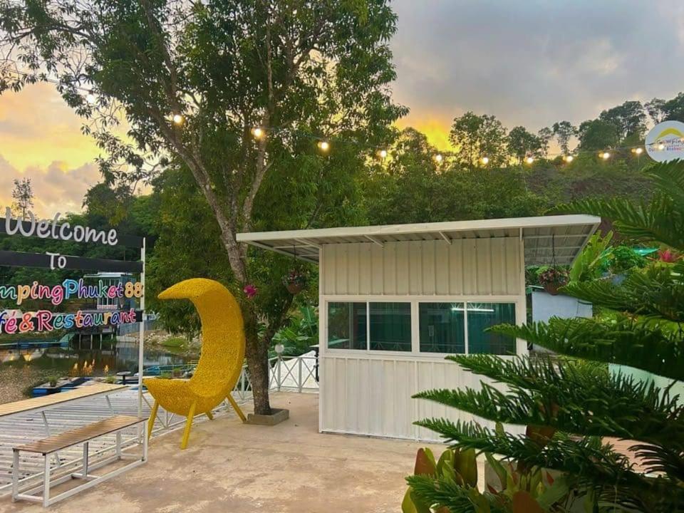 Bazén v ubytování Camping Phuket 88 nebo v jeho okolí