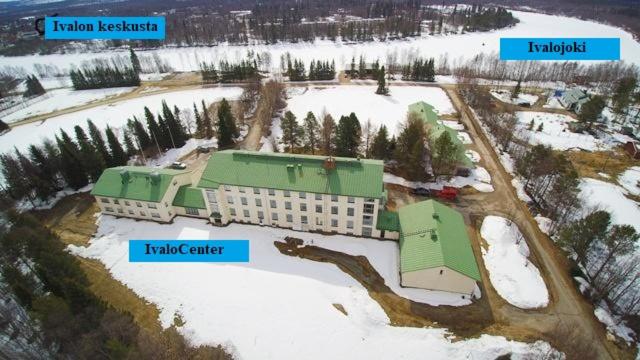 Grand Hostel Ivalo v zimě