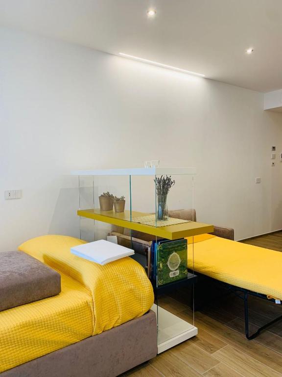 A bed or beds in a room at Trase & Isse Holiday Home