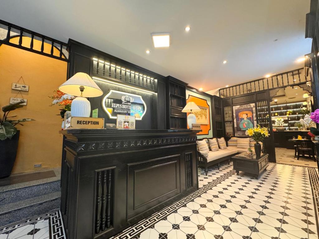 Posezení v ubytování Hanoi Elpis Hotel & Spa